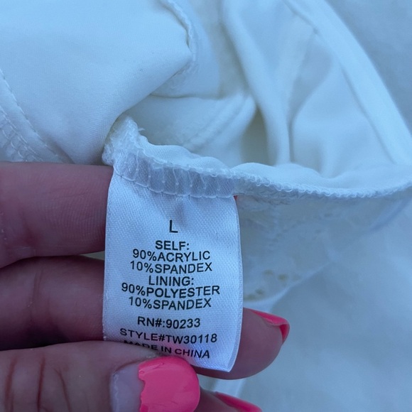 Beverly and Beck Chic White Lace Tank Crop Top - Picture 7 of 7